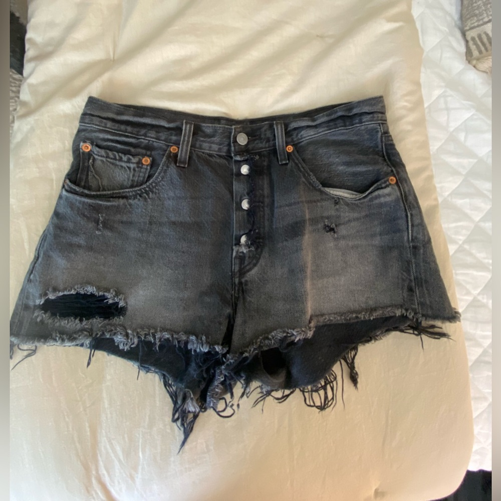 501 Levi shorts- faded black